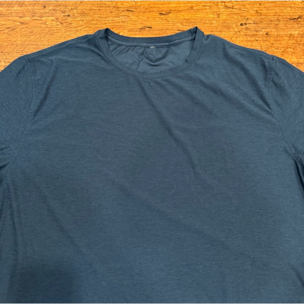Vuori Blue Performance Running Gym‎ V126 Short Sleeve Strato Tech T Shirt Men XL